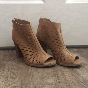 Tan open toed bock heels